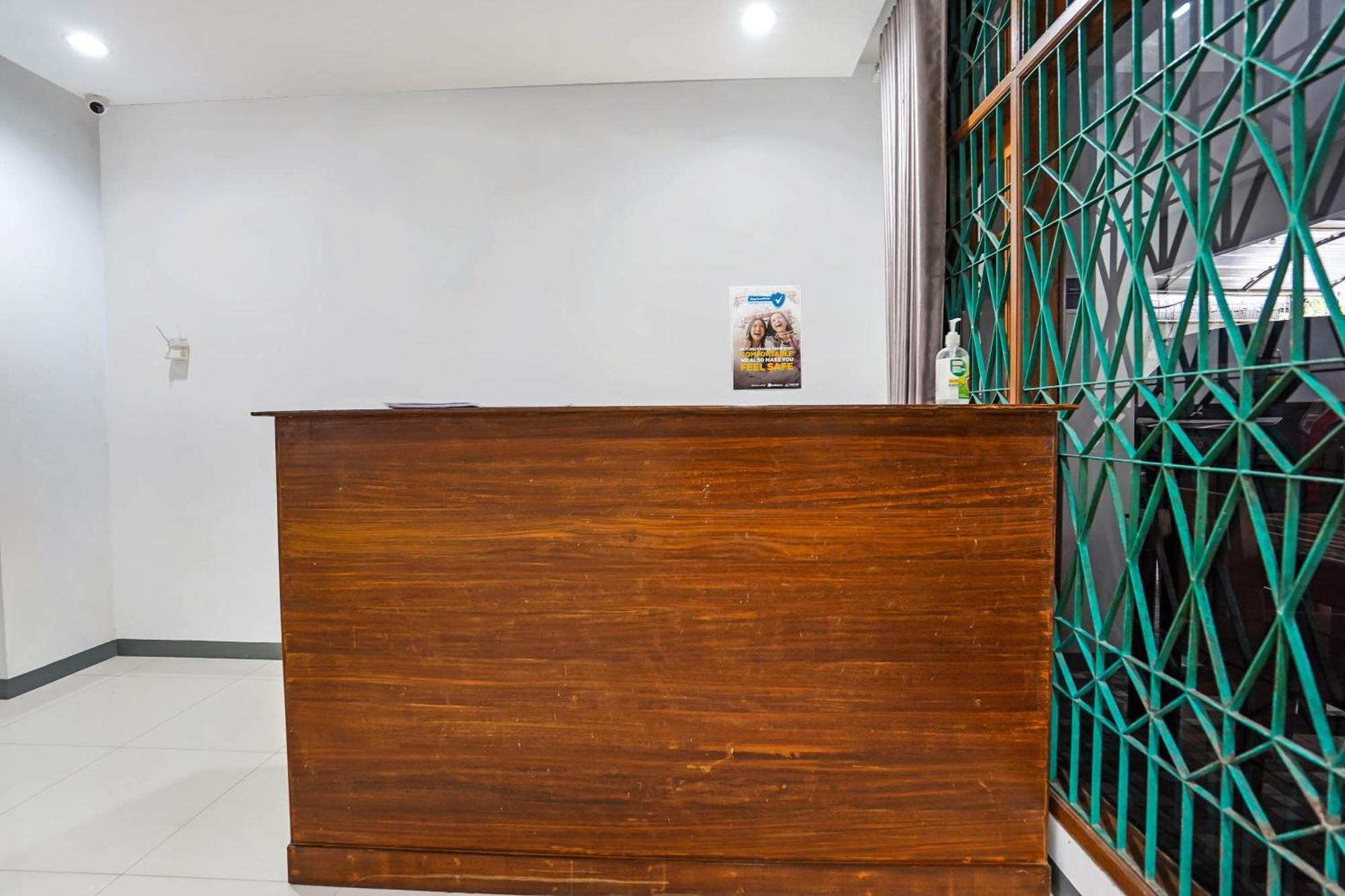 OYO Flagship 90891 Parang Kusumo Residence Krembangan Bagian luar foto