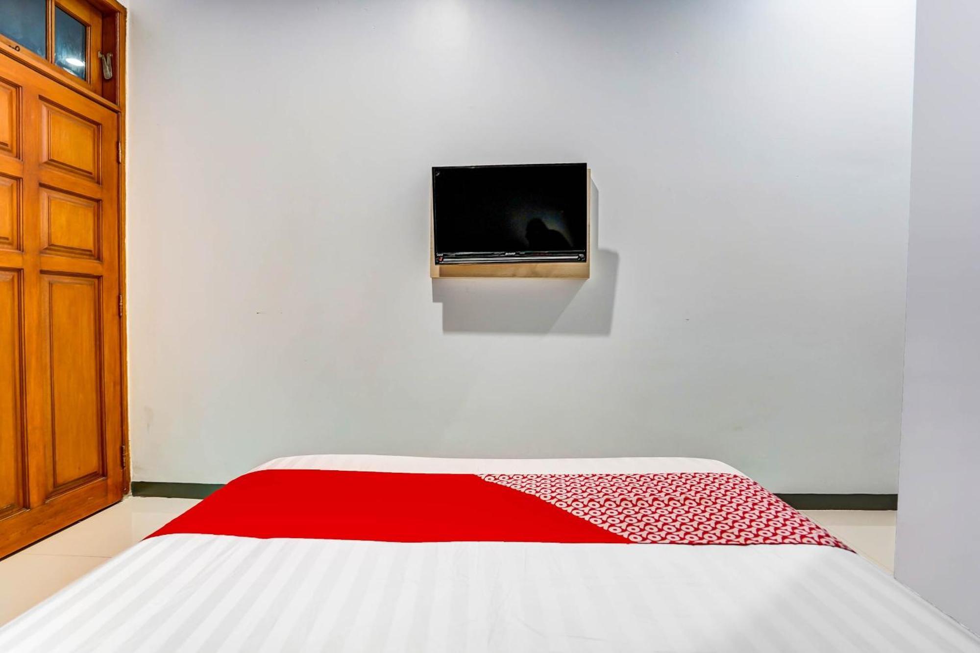 OYO Flagship 90891 Parang Kusumo Residence Krembangan Bagian luar foto