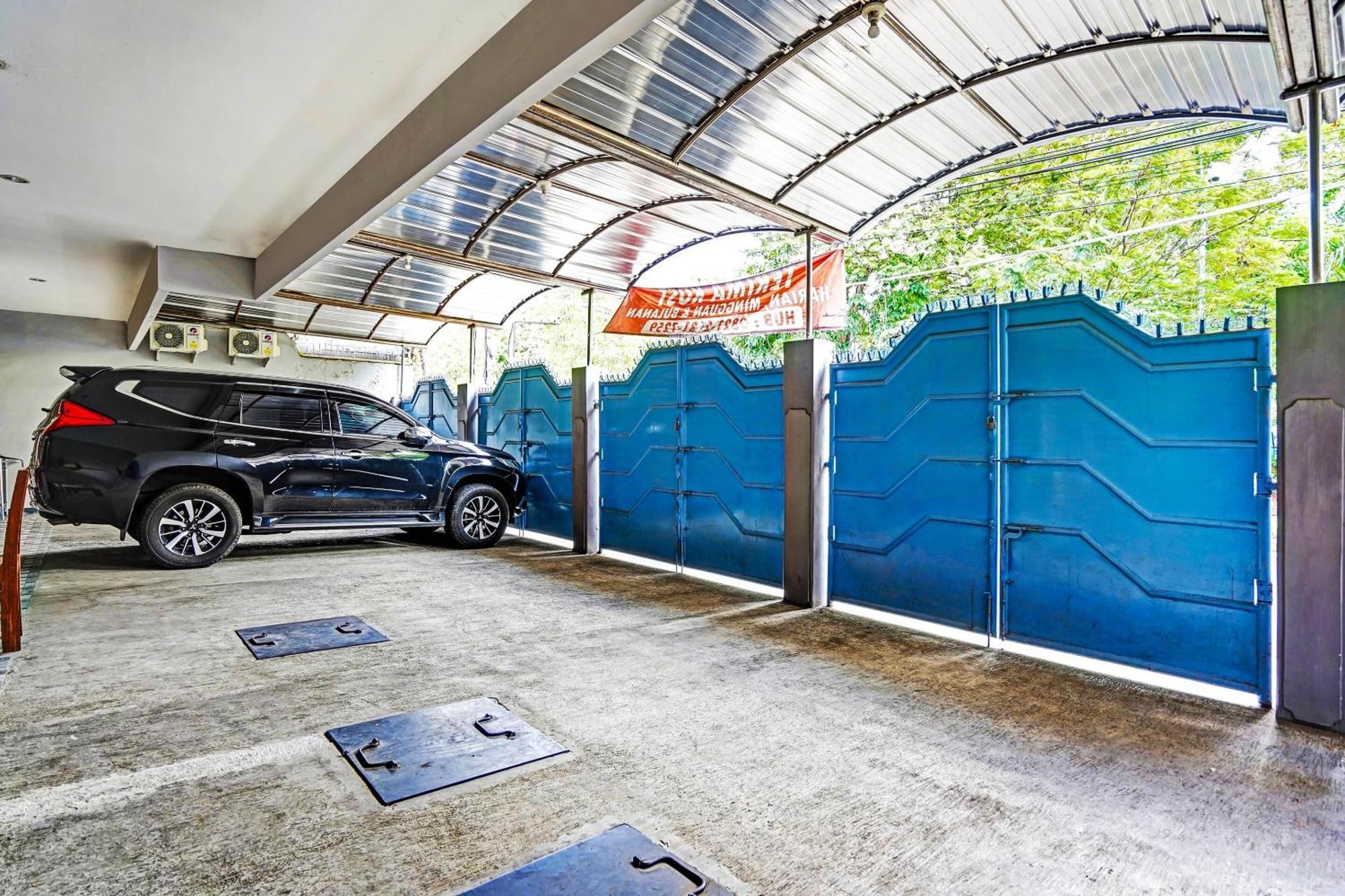 OYO Flagship 90891 Parang Kusumo Residence Krembangan Bagian luar foto