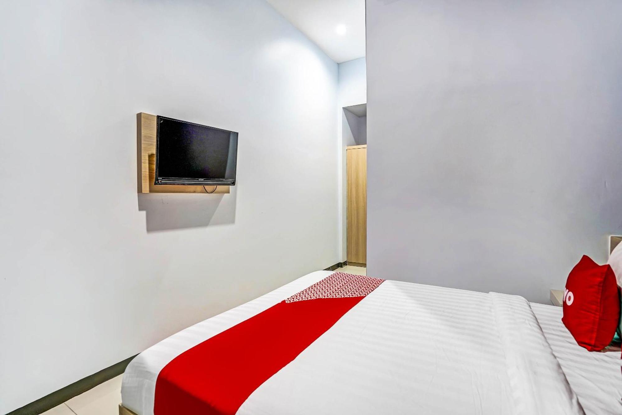 OYO Flagship 90891 Parang Kusumo Residence Krembangan Bagian luar foto
