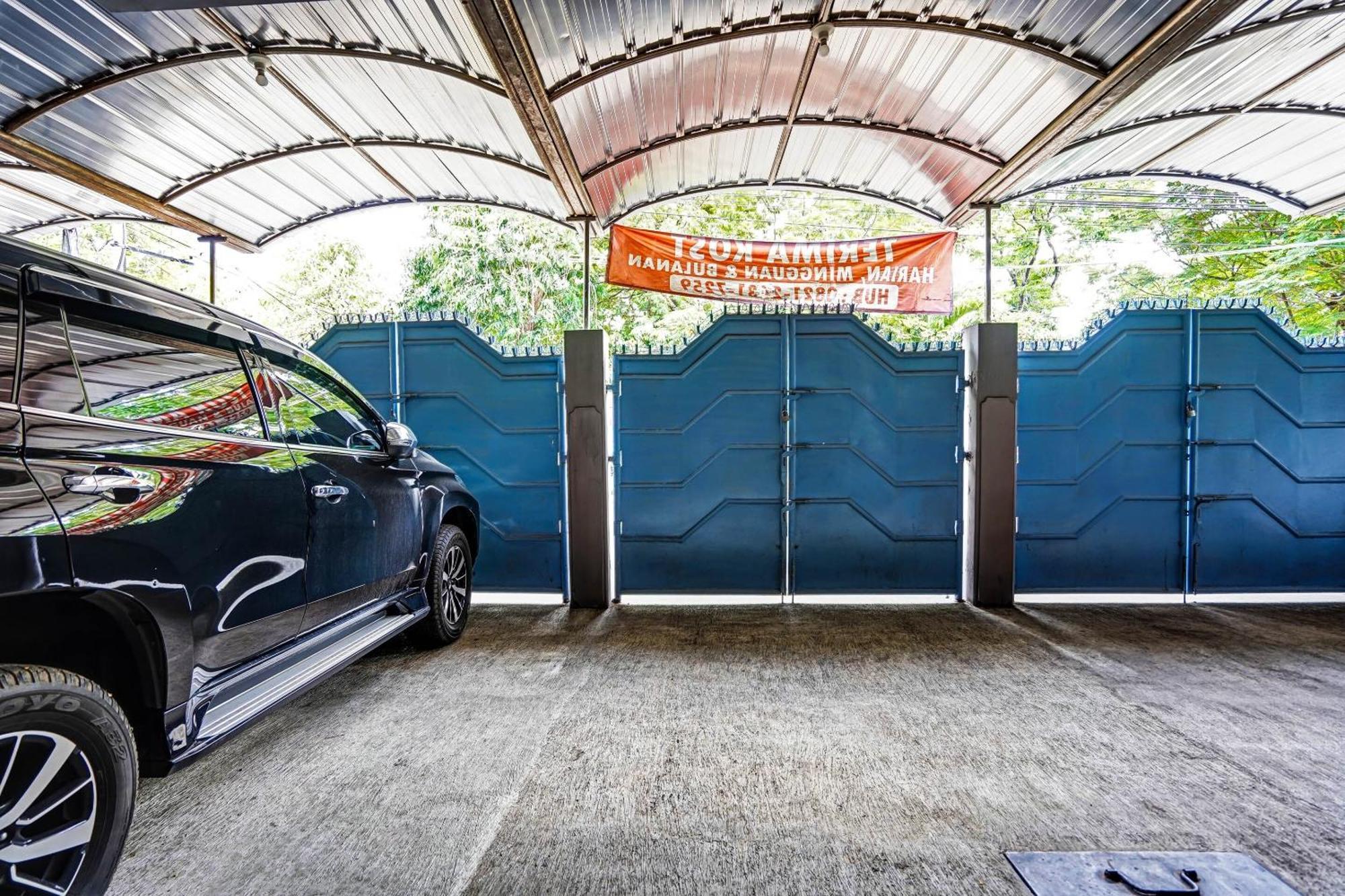 OYO Flagship 90891 Parang Kusumo Residence Krembangan Bagian luar foto