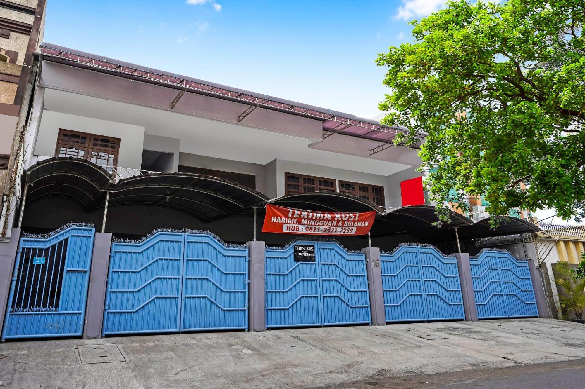 OYO Flagship 90891 Parang Kusumo Residence Krembangan Bagian luar foto